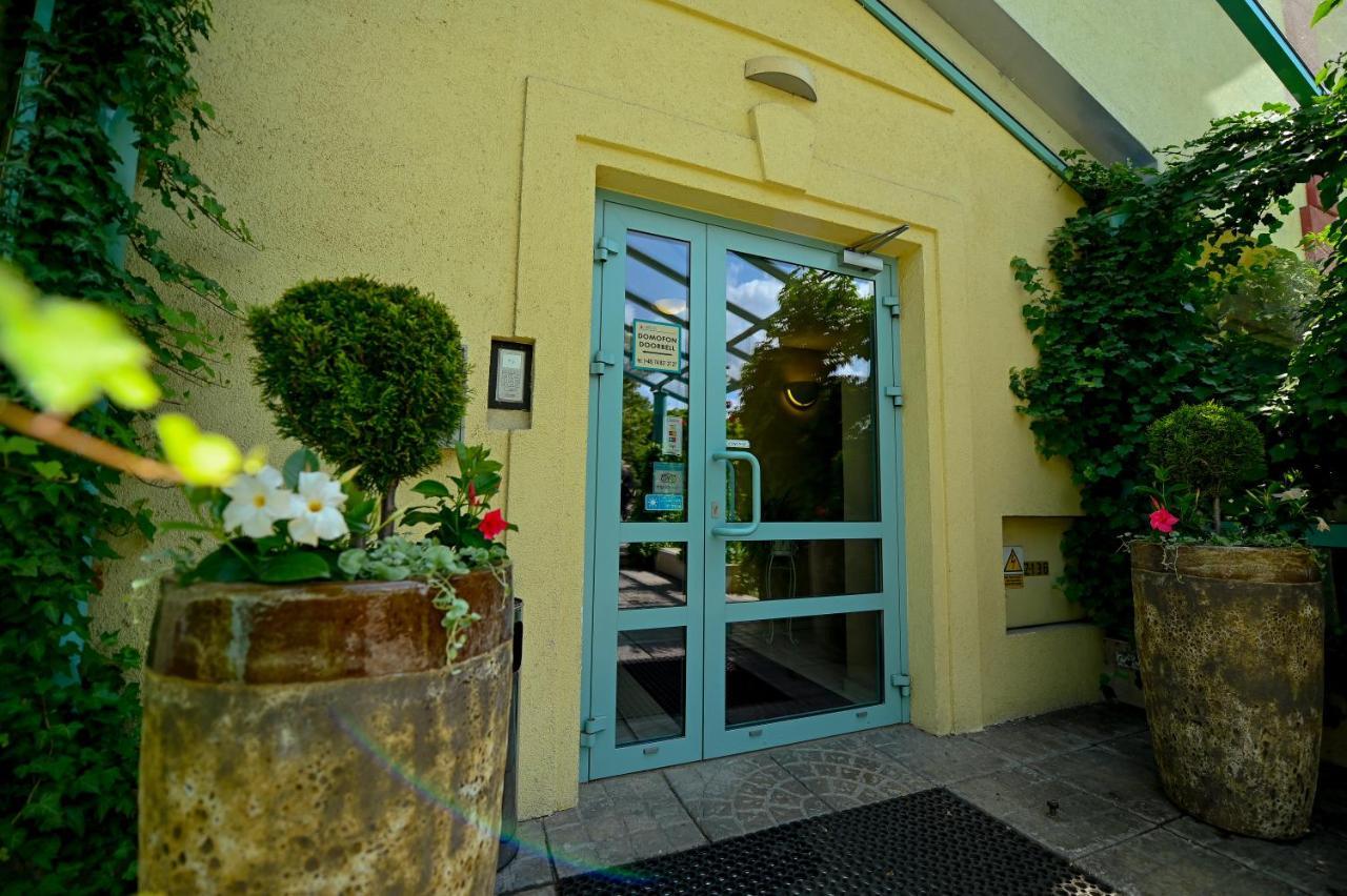 Delta In Hotel Dzierzoniow Exterior photo